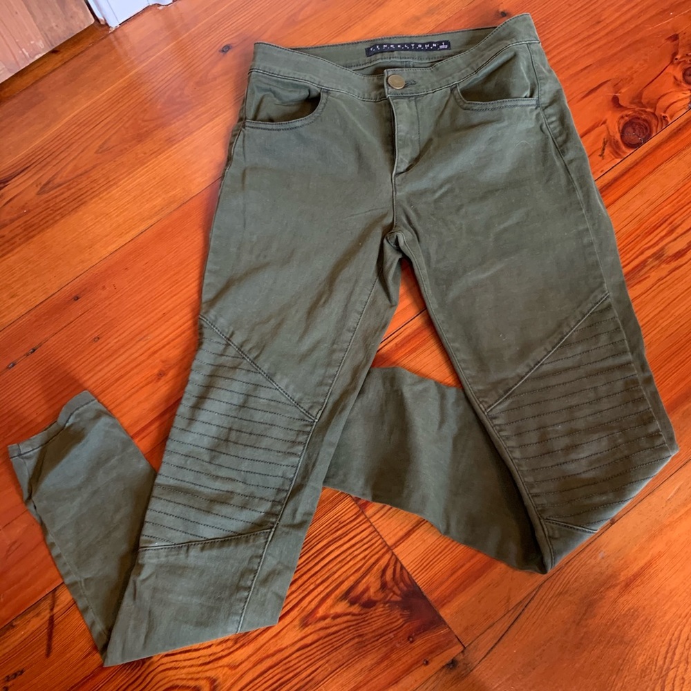 Army Green pant with ribbed knee